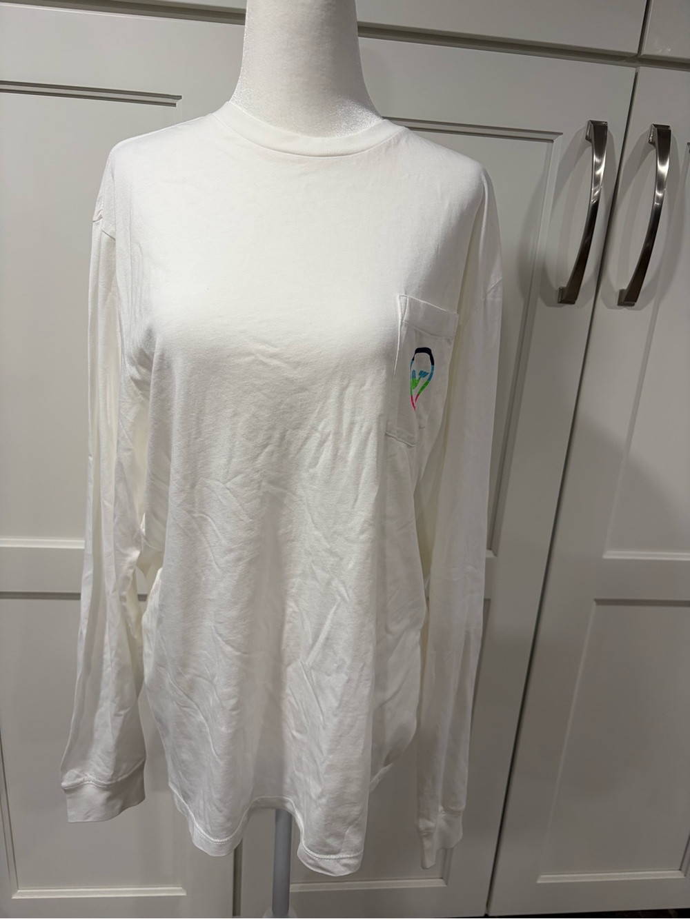 Vineyard Vines White Long-Sleeve Pocket Tee with Small Neon Whale